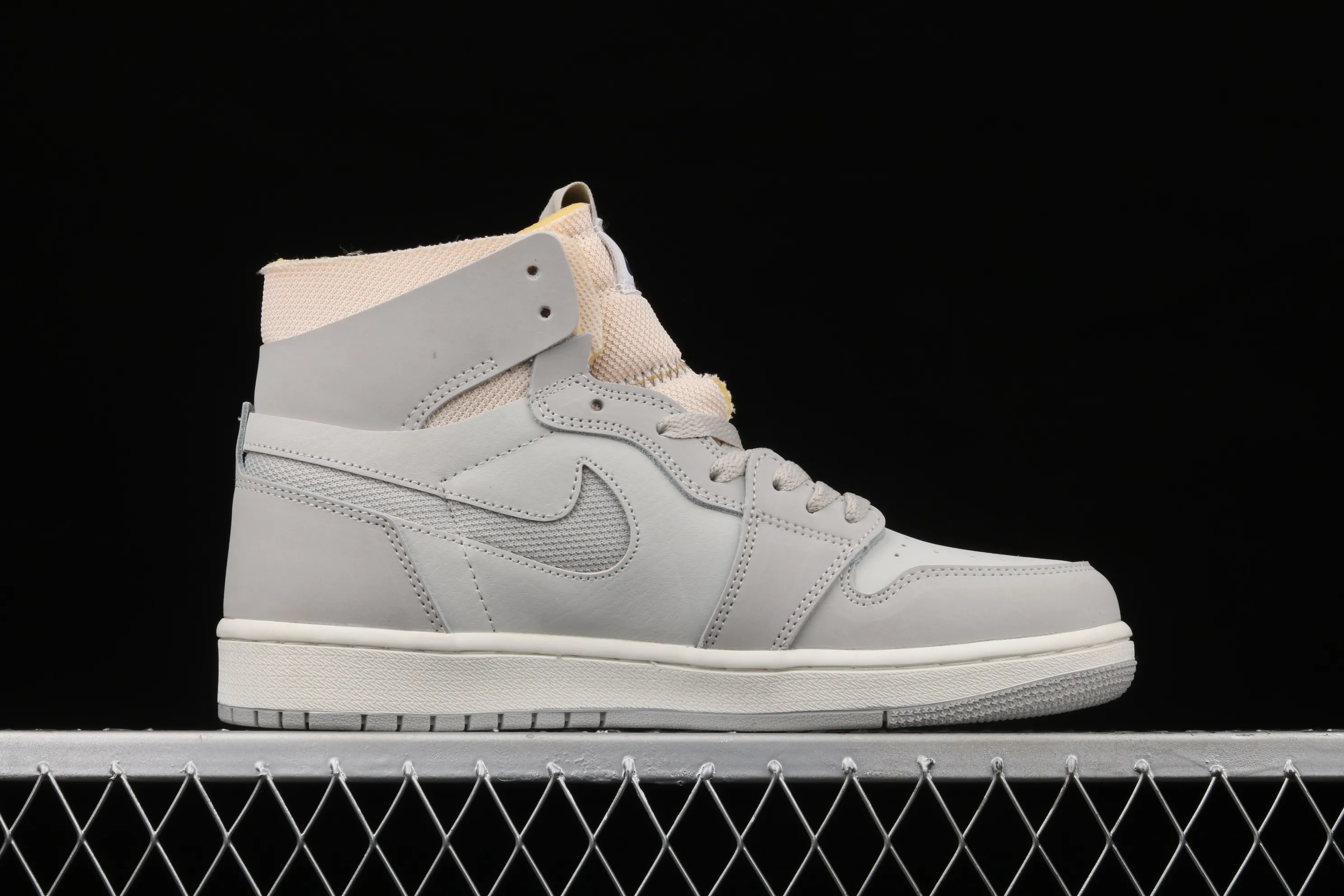 All categories Air Jordan Jordan series basketball shoes Air Jordan 1 High Z version Air Jordan 1 Zoom Comfort "London" AJ1 Joe 1 light gray color DH4268-001